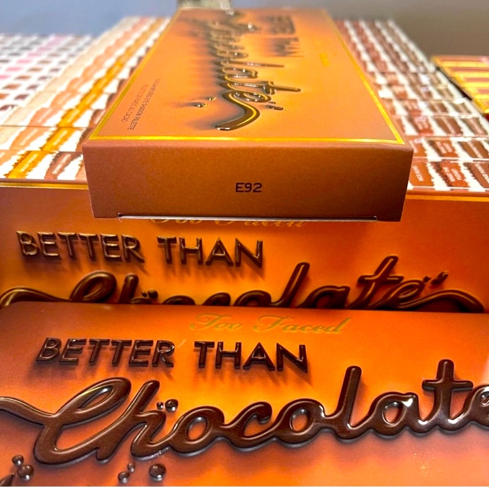 Multiple cocoa colored…. Velvety mattes, sugary shimmers and melted metallics.